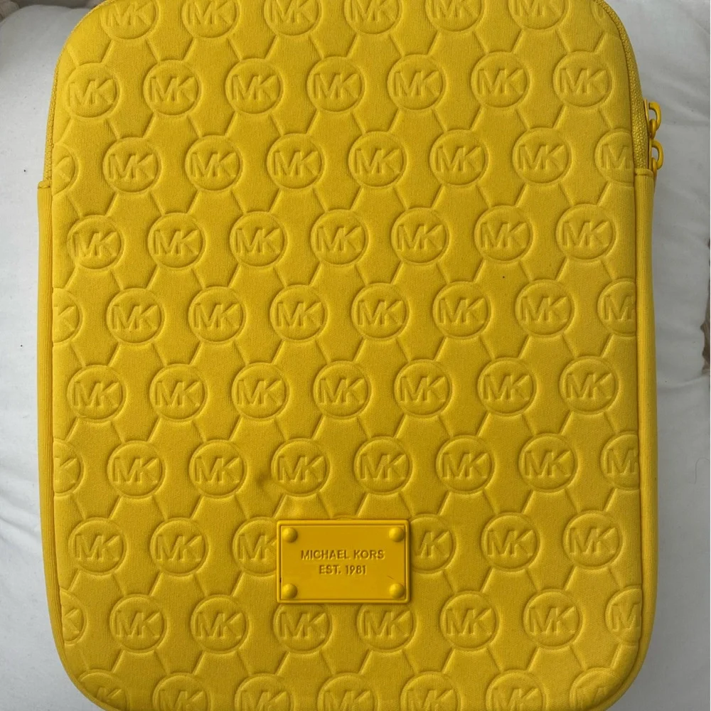 MK Michael Kors Neoprene iPad Tablet Sleeve Case Cover Yelow Embossed 8x10